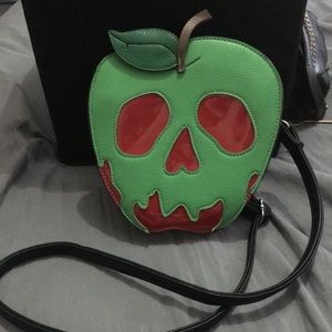 Poison Apple Purse🍎☠️🍏